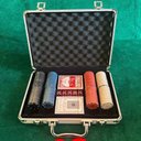 Ver imagem 2 de Kit Poker Maleta Profissional 200 Fichas 5 Dados 2 Baralhos