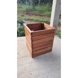 cachepô em madeira maciça de demolição em oferta - 1