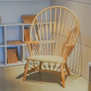 Poltrona com Braço Angelina Madeira Natural