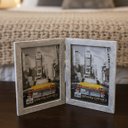 Ver imagem 1 de Porta Retrato Duplo Vertical em Madeira Detalhado 15x21 Luxo:prata Marmorizado