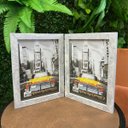 Ver imagem 2 de Porta Retrato Duplo Vertical em Madeira Detalhado 15x21 Luxo:prata Marmorizado