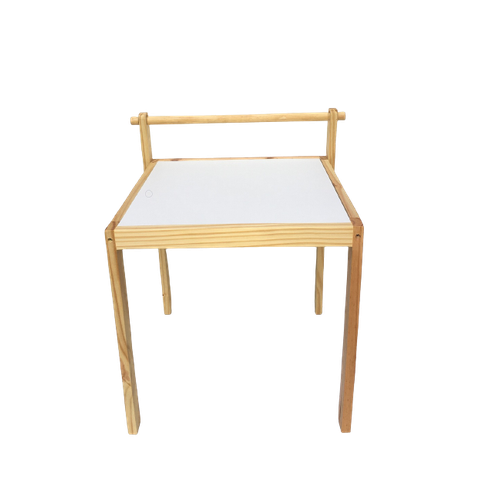 Mesa Infantil Acessório Montessoriano em madeira maciça Pinus Verniz e MDF