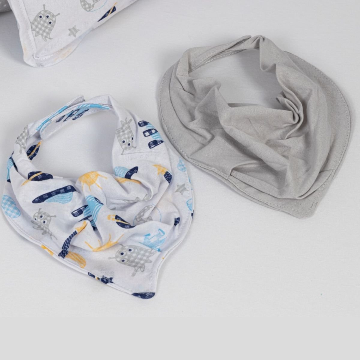 Kit com 2 Peças Babador Bandana - PLANETA BABY