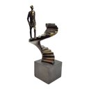 Ver imagem 1 de Escultura Homem Subindo Escada Bronze 34x14x14cm