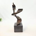 Ver imagem 6 de Escultura Homem Subindo Escada Bronze 34x14x14cm