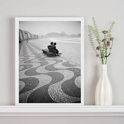 Quadro Foto Rio de Janeiro Antigo Casal Copacabana 33x24cm - com Vidro:madeira Preta - 2 Quadro Foto Rio de Janeiro Antigo Casal Copacabana 33x24cm - com Vidro:madeira Preta - 2