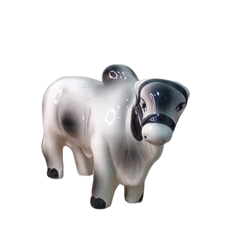 Boi de Cerâmica Artesanal - Escultura Decorativa e Elegante