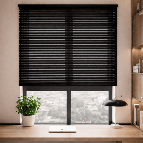 Persiana PVC Trilho Metálico 100LARG X 140ALT - Preta