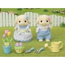 Ver imagem 4 de Conjunto Jardinagem Irmãos Coelho Floral Sylvanian Families