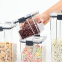 Ver imagem 4 de Pote Hermético Quadrado Transparente Com Trata 2L Cinza