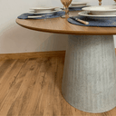 Ver imagem 2 de Mesa de Jantar Cone Redonda 140 Cm Tampo Freijó Base Concreto Tampo Freijó Base Concreto Personal Ar
