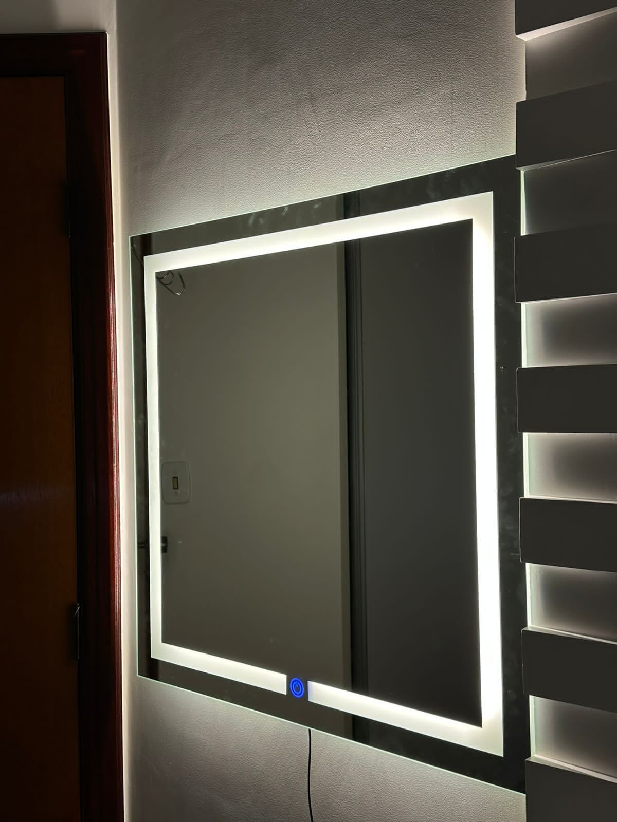 Kit 2 Espelho quadrado jateado com led 60x60