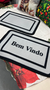 Ver imagem 1 de Kit Tapete Bouclé Moldura Liso + Bem-Vindo 40x60 cm Preto/Prata