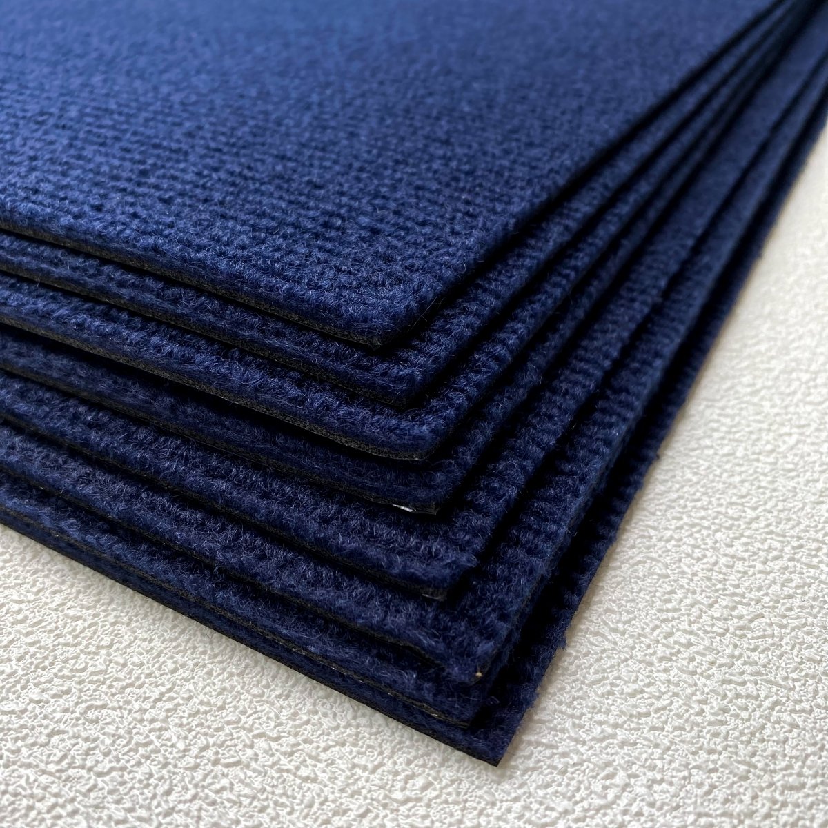 Placa Carpete Autocolante Azul Marinho 50x50cm 4mm - Caixa com 1m² - 4