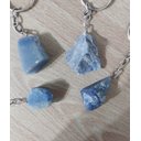 Ver imagem 4 de Chaveiro de Pedra Quartzo Azul Bruto Promover a Cura