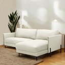 Ver imagem 1 de Sofá Decorativo Karine 3 Lugares Sala de Estar 230cm com Chaise Pés em Aço Couro Off White G88 - Gra