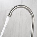 Ver imagem 5 de Kit 2 Torneiras Curva de Bancada em Aço Inox com Arejador e Giro 360° – Moderna e Durável Aço Inox
