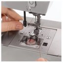 Ver imagem 3 de Maquina de Costura Singer Facilita 4423 Cinza