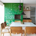 Ver imagem 1 de Adesivo Lousa Liso sem Estampa Verde 1,00m + Giz Brinde Tacolado Papel de Parede 1,00 X 1,00m
