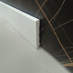 Rodape 10cm Poliestireno 50010 Liso Arquitech - 2,4 Metros - 3