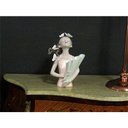 Ver imagem 2 de Escultura Estatueta Objeto Decorativo Mulher Em Poliresina Borboletas Rosa - 31x21,5x14,5cm