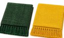 Ver imagem 1 de Kit 02 Mantas para Sofá Gigante Cor Verde Mesclado/Amarelo da Copa