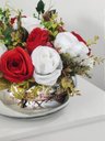 Ver imagem 2 de Arranjo de Mesa Flores Rosas Vermelhas no Vaso Prata