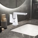 Ver imagem 4 de Torneira Banheiro Metal Nobre Luxo Monocomando Acabamento : Premium; Cor: Prata Brilho