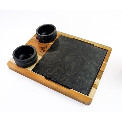 Tábua Quadrada e Duas Cumbucas com Suporte de Madeira 20x20cm São José