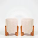 Ver imagem 1 de Kit 02 Puff Piave Decorativo Tecido Linho Banqueta Redondo Pés de Madeira Maciça