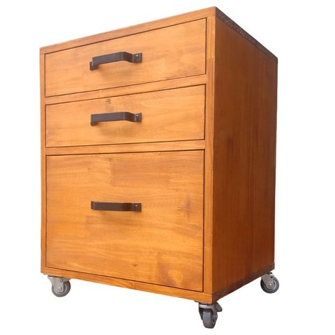 Gaveteiro de Madeira Pinus com 3 Gavetas e 4 Rodízios Tonalidade Castanheira