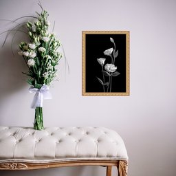 Quadro Moldura Dourada Flores Brancas Fundo Preto 24x18cm:com Acetato - 2 Quadro Moldura Dourada Flores Brancas Fundo Preto 24x18cm:com Acetato - 2