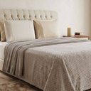 Ver imagem 3 de Manta Queen Flan Soft Texturizada Bege 260g/m² - 1 Peça - 100% Poliéster
