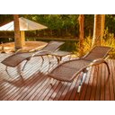 Ver imagem 4 de 2 Espreguiçadeiras Caiobá e Mesa em Alumínio - Piscina, Jardim - Capuccino