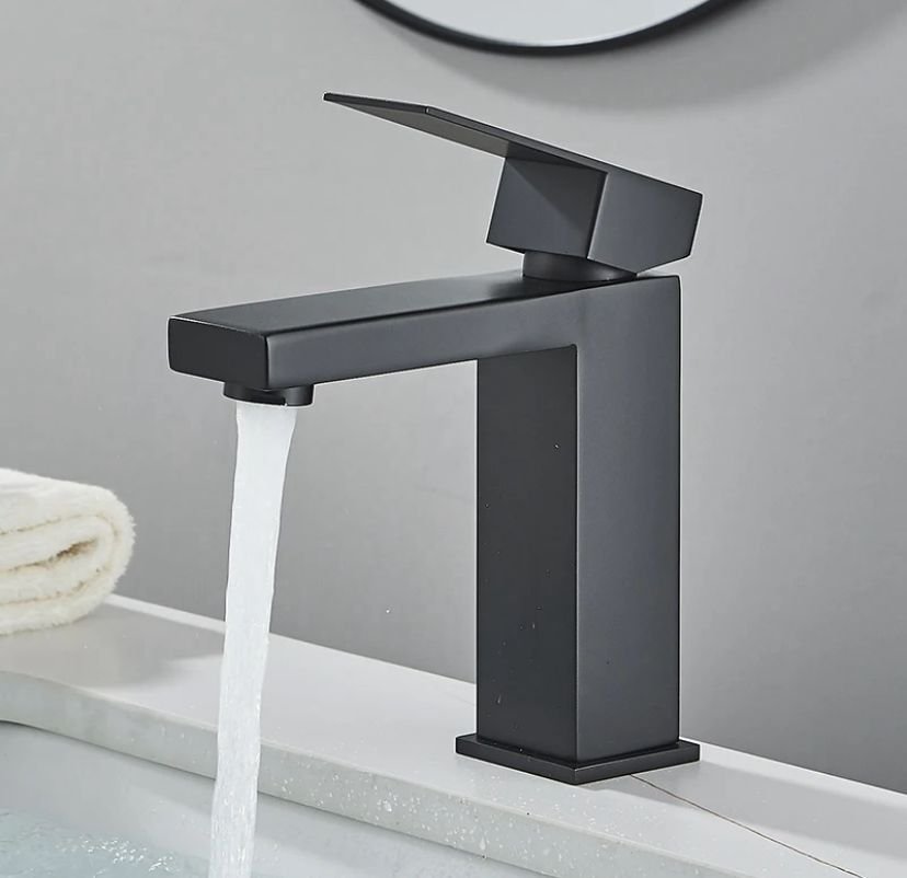 Torneira Monocomando para Pia Cuba Lavatório Banheiro Lavabo Bica Baixa Black Matte Preto Fosco Luxo - 2