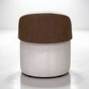 Ver imagem 4 de Puff Orgânico Belli Suede Bege e Encosto Corino Caramelo Sapatas Plasticas