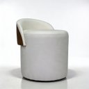 Ver imagem 2 de Puff Orgânico Belli Suede Bege e Encosto Corino Caramelo Sapatas Plasticas