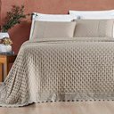Ver imagem 1 de Kit Cobre Leito Colcha Bouclê Queen Laise Bordada Micropercal 200 Fios 3 Peças - Bege Taupe