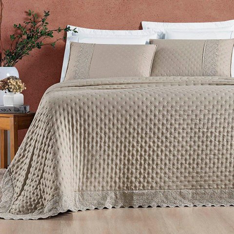 Kit Cobre Leito Colcha Bouclê Queen Laise Bordada Micropercal 200 Fios 3 Peças - Bege Taupe