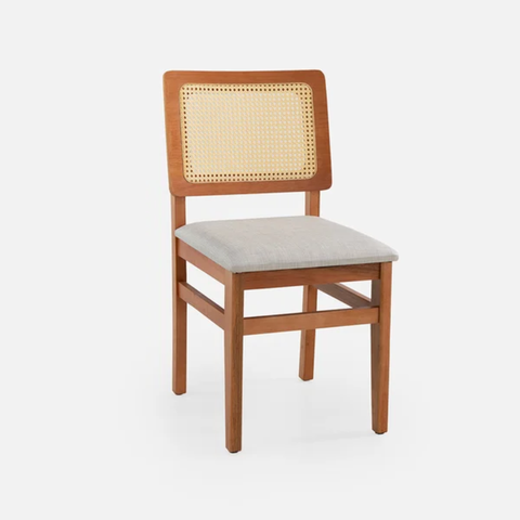 Cadeira de Madeira com Telinha Bogotá Cor Mel Estofado Facto Garden Bege Acinzentado