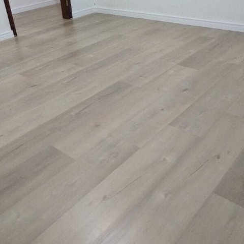 Piso Vinílico Colado Régua 2mmx18,7cmx122,7cm Cities 4,13m²