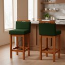 Ver imagem 1 de Kit 2 Banqueta Alta de Madeira Aurora Balcão Cozinha Bistro com Encosto Veludo Verde Esmeralda