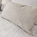 Ver imagem 2 de Capa Almofada Baguete Bouclé 50x30 – Zíper Invisível, Texturizado