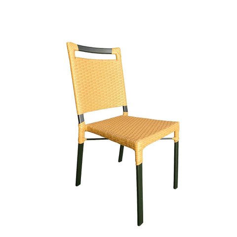 Cadeira em Alumínio com Fibra Sintética – Design Exclusivo Maria Deccor