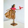 Escultura Mulher com Pássaro. Uma Peça Única, Artesanal, Feita em Papietagem - 1