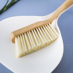 Escova de bambu e pá para limpeza - Oikos - 4