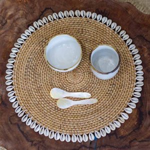 Sousplat Feito À Mão Rattan Acabamento Búzios Importado Bali