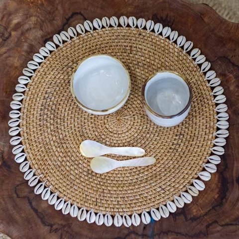 Sousplat Feito À Mão Rattan Acabamento Búzios Importado Bali