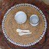 Sousplat Feito À Mão Rattan Acabamento Búzios Importado Bali - 1