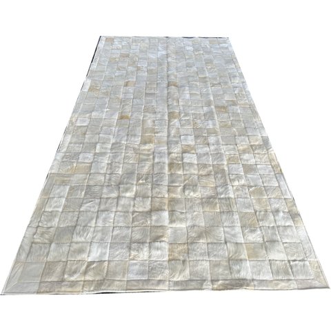 Tapete de couro bege claro1,50x3,00 com borda pç 10x10cm